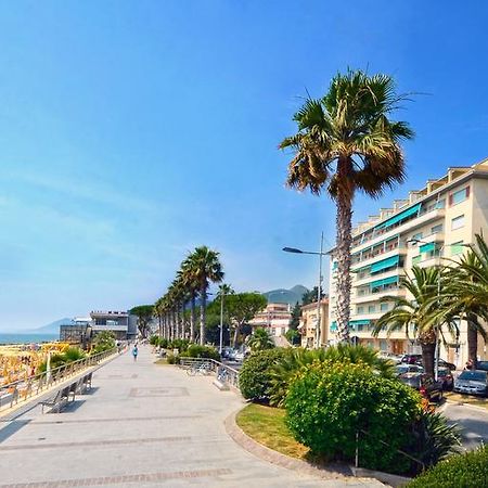 Hotel Lido Mazzini Loano Exterior foto
