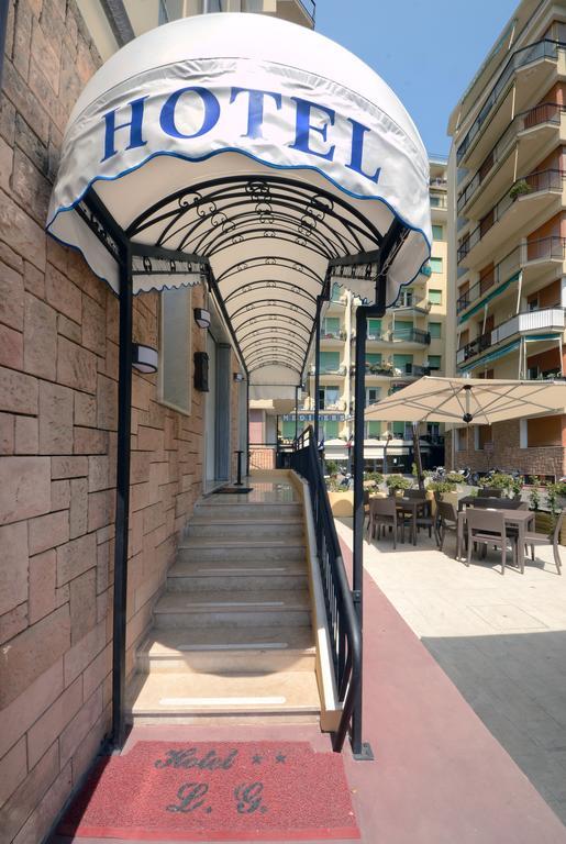 Hotel Lido Mazzini Loano Exterior foto